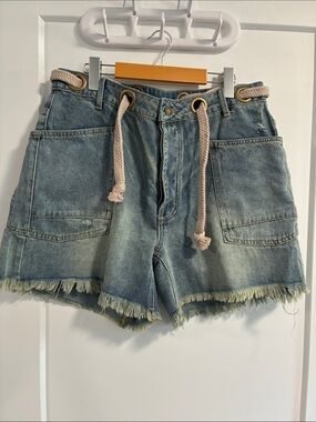 NWT Bibi Frayed Hem Denim Shorts - XL